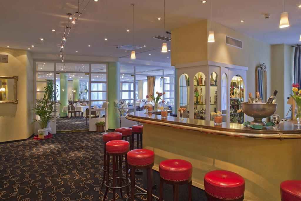 Hotel Metropol Saas Fee Restoran fotoğraf